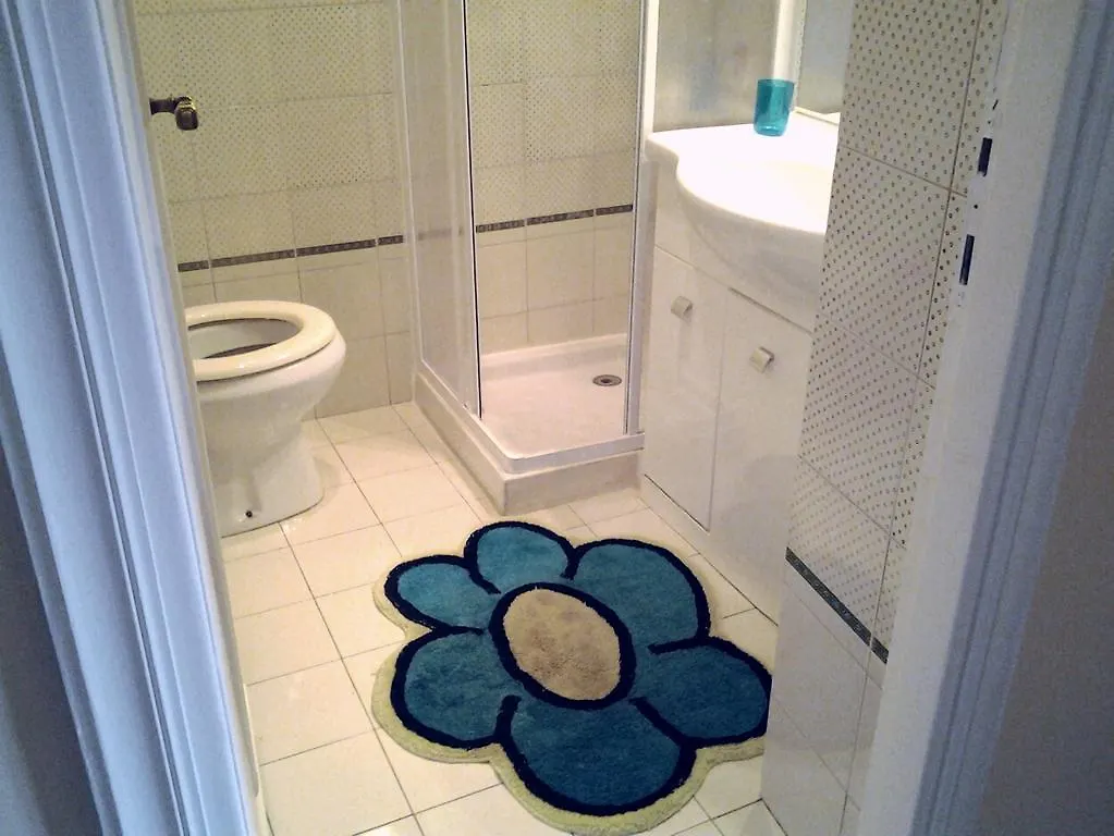 Homestay Room Piazzale Gregorio VII Rome