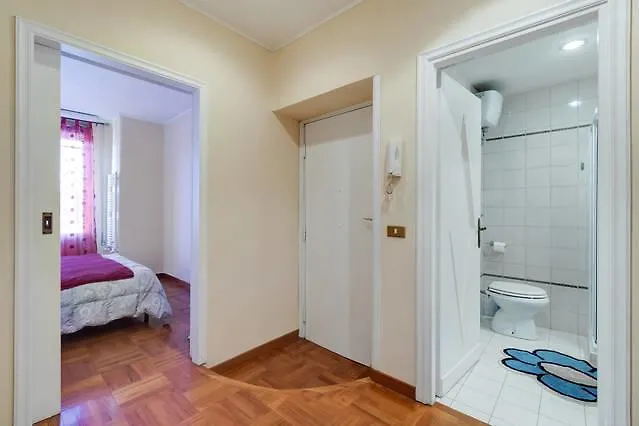 Homestay Room Piazzale Gregorio VII Rome